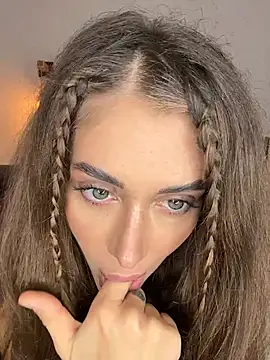 Snapshot of Malasantababy chatting on 10.22.25 Malasantababy online show from 10.22.25