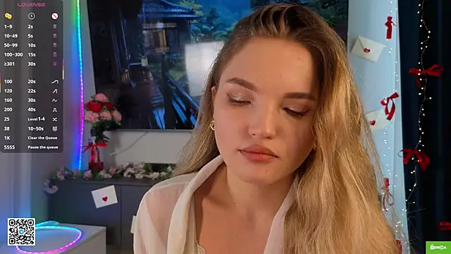 JulieLupo online show from 03.03.26