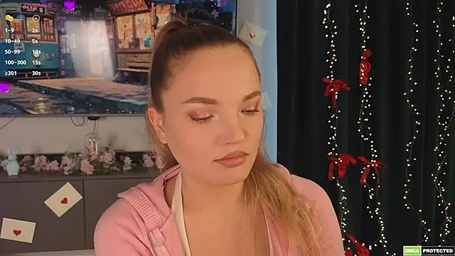 JulieLupo online show from 04.11.26