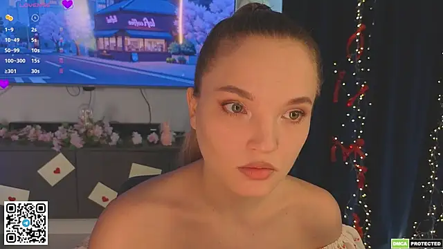 JulieLupo online show from 04.12.26