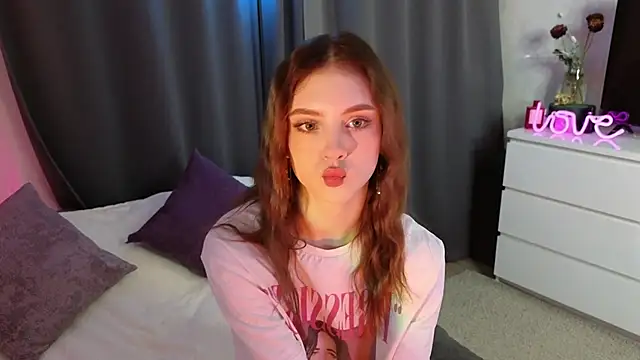 midnightMaya online show from 11.05.25