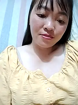 Snapshot of Minkine022 chatting on 04.15.26 Minkine022 online show from 04.15.26