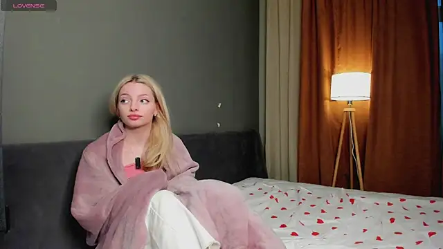 PocketDollX online show from 04.09.26