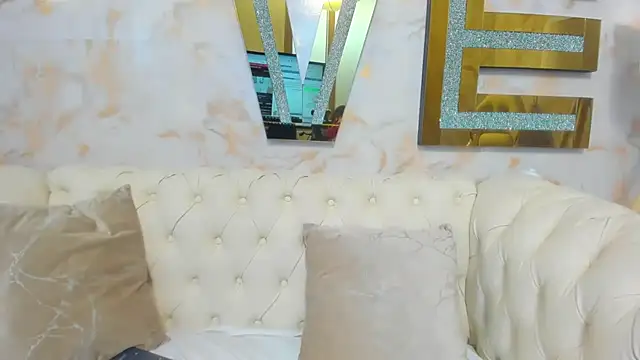 Emilycute18   online show from 10.30.25