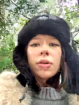 RollDolls online show from 10.13.25