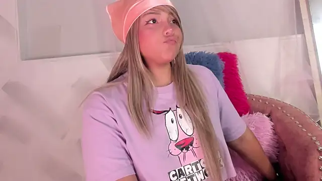 Molly Logan online show from 11.26.25