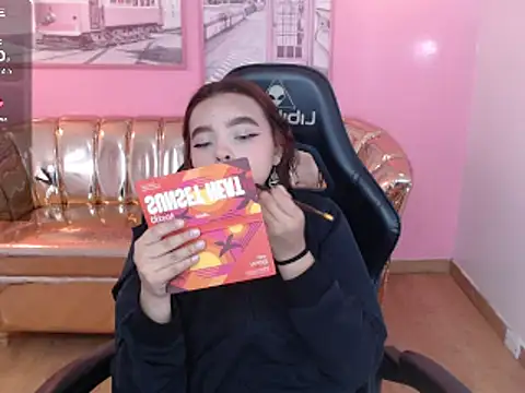 mia foster t online show from 11.24.25