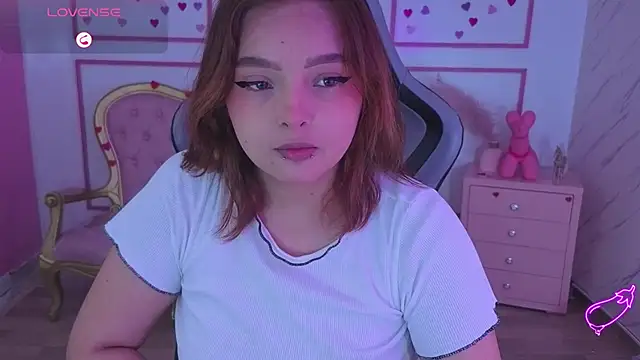 mia foster t online show from 04.12.26