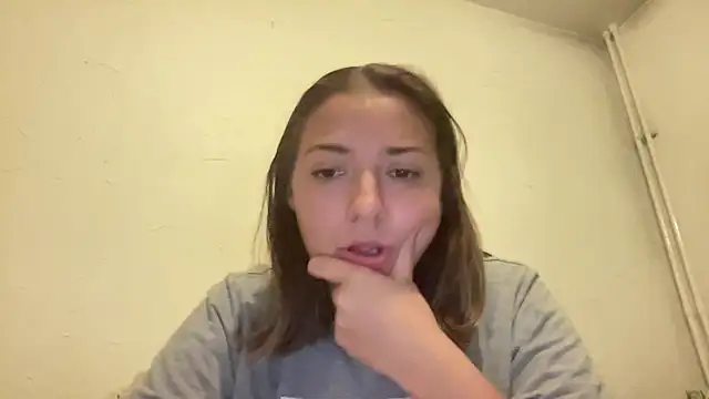 Snapshot of looloopaul chatting on 10.30.25 looloopaul online show from 10.30.25