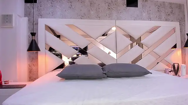 Vanessa Rain  online show from 03.07.26