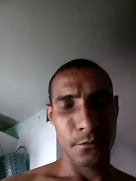 Snapshot of alejandrolopez2022alejand chatting on 10.07.25 alejandrolopez2022alejand online show from 10.07.25