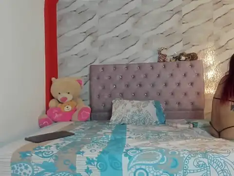 Stefany Andruw online show from 10.17.25