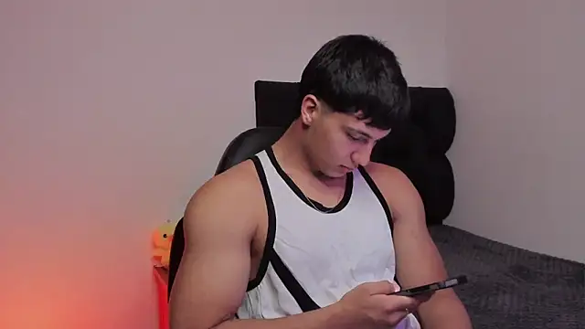 Snapshot of CHRIS_MORGAN1 chatting on 10.04.25 CHRIS MORGAN1 online show from 10.04.25