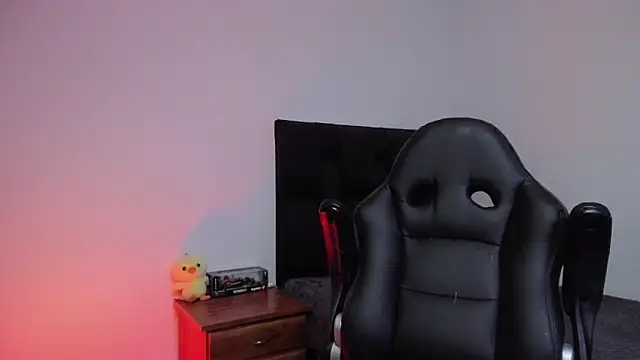 Snapshot of CHRIS_MORGAN1 chatting on 10.07.25 CHRIS MORGAN1 online show from 10.07.25