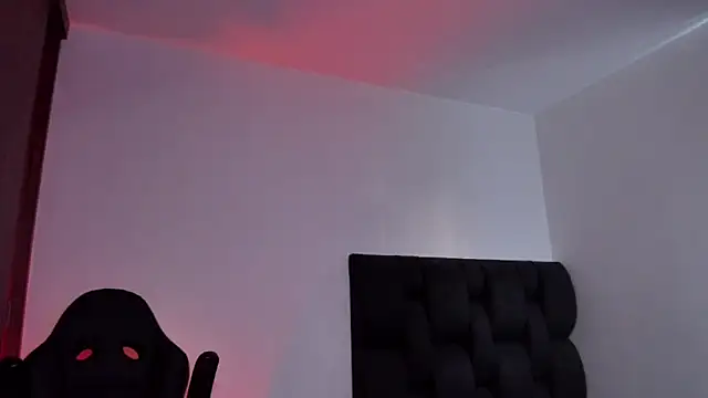 Snapshot of CHRIS_MORGAN1 chatting on 10.16.25 CHRIS MORGAN1 online show from 10.16.25