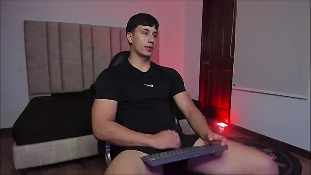 Snapshot of CHRIS_MORGAN1 chatting on 10.28.25 CHRIS MORGAN1 online show from 10.28.25