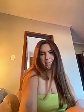 Snapshot of GoldenMuse_ chatting on 10.14.25 GoldenMuse  online show from 10.14.25