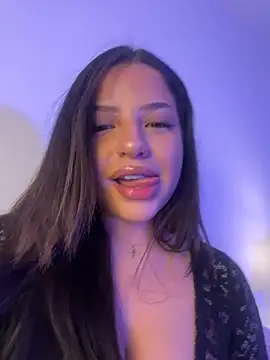 Snapshot of LolaBoobz chatting on 10.21.25 LolaBoobz online show from 10.21.25