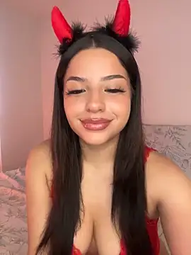 Snapshot of LolaBoobz chatting on 10.29.25 LolaBoobz online show from 10.29.25