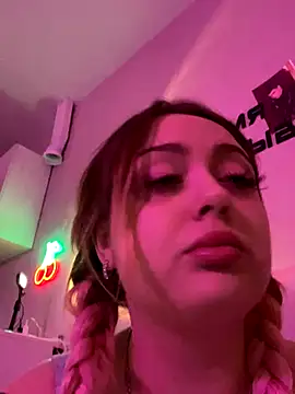 KellyMoors online show from 11.27.25