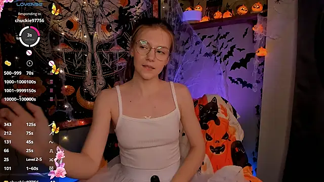 lyra thenymph online show from 10.24.25