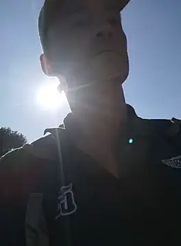 Snapshot of sweetysteph30 chatting on 10.15.25 sweetysteph30 online show from 10.15.25