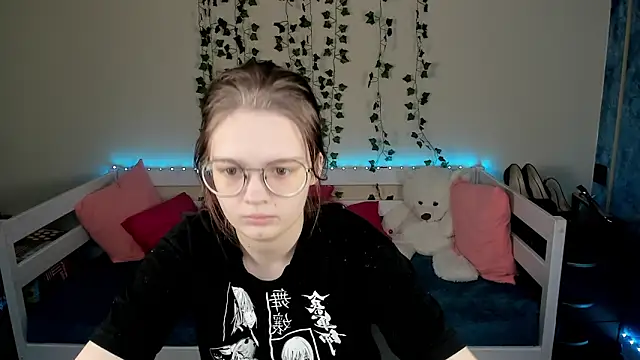 shy elina01 online show from 10.13.25