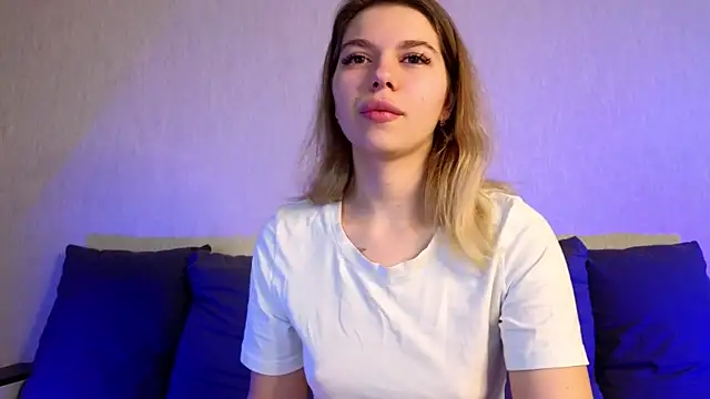 Snapshot of ashhque chatting on 12.01.25 ashhque online show from 12.01.25