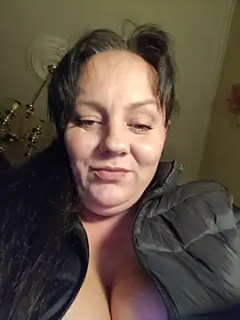 Snapshot of pasajuis chatting on 11.15.25 pasajuis online show from 11.15.25