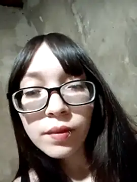 Snapshot of miaahot69 chatting on 10.20.25 miaahot69 online show from 10.20.25