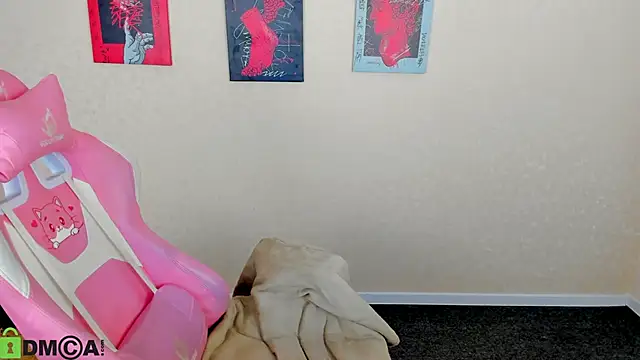 L1na Reeds online show from 11.29.25