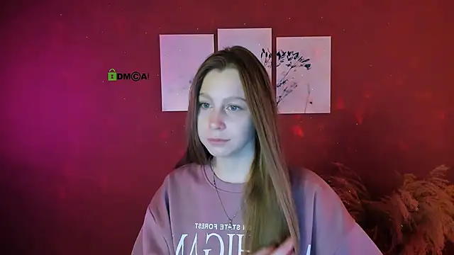 esme moore  online show from 10.14.25