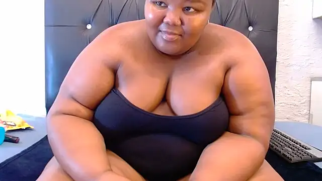 LadyBear2002 online show from 03.11.26