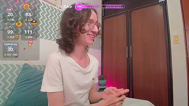 Snapshot of White_King4 chatting on 10.11.25 White King4 online show from 10.11.25