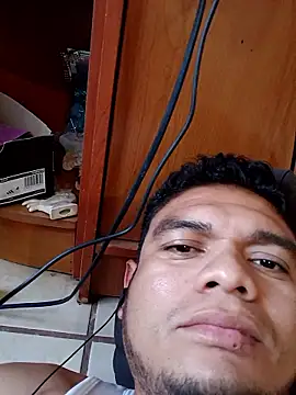 Snapshot of sexboy27 chatting on 01.14.26 sexboy27 online show from 01.14.26