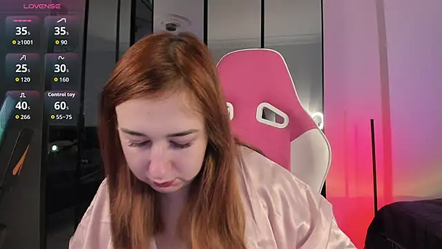 MissNyrra online show from 10.08.25