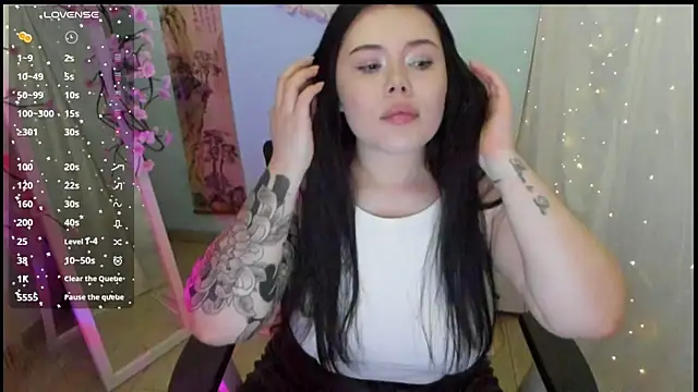 Mona Esty online show from 04.09.26