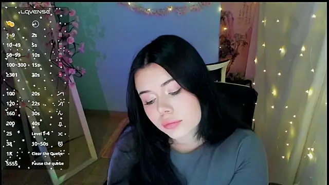 Snapshot of Mona_Esty chatting on 06.17.26 Mona Esty online show from 06.17.26