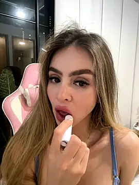 Lisa Belluci online show from 10.21.25
