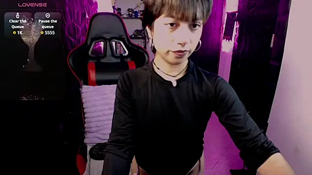 Snapshot of lunarichy22 chatting on 05.21.26 lunarichy22 online show from 05.21.26