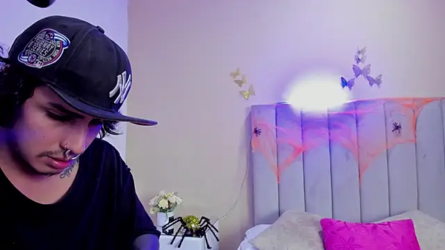 Snapshot of Kaoz_23_ chatting on 10.04.25 Kaoz 23  online show from 10.04.25