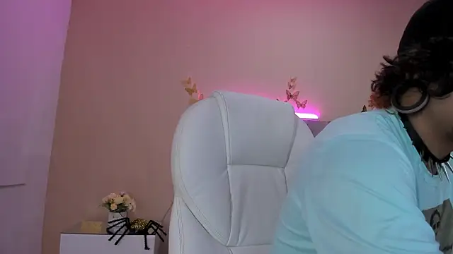 Snapshot of Kaoz_23_ chatting on 10.19.25 Kaoz 23  online show from 10.19.25