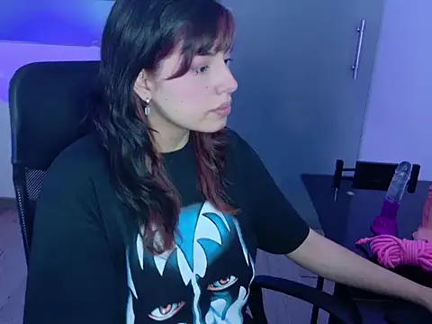 Violetta Swett  online show from 11.15.25