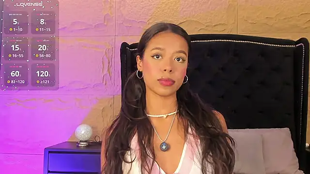 naomi hill1 online show from 11.20.25