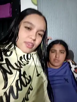 Snapshot of cleo_and_caliope chatting on 10.19.25 cleo and caliope online show from 10.19.25