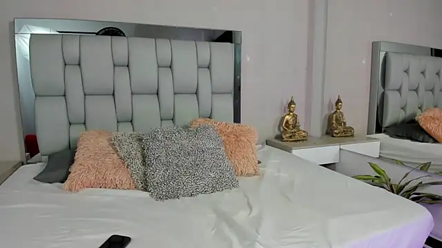 MarianaMiller1 online show from 10.30.25