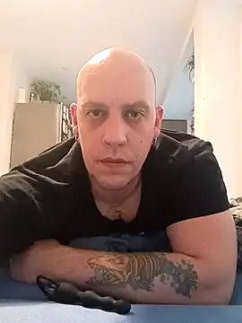 Snapshot of Kobradera1984 chatting on 12.05.25 Kobradera1984 online show from 12.05.25