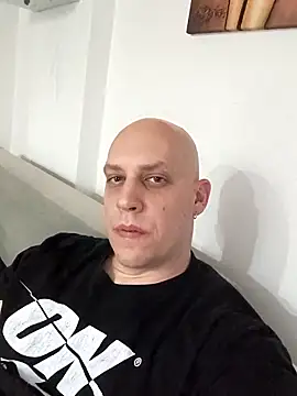 Snapshot of Kobradera1984 chatting on 02.01.26 Kobradera1984 online show from 02.01.26