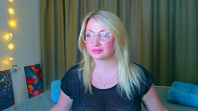 Mila5361 online show from 10.22.25
