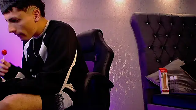 MateoMitchell online show from 12.22.25